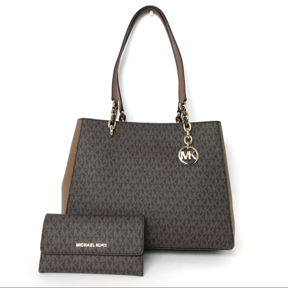 Michael Kors Handbags - 🎁SALE🎁 Michael Kors Sofia Large Tote & Wallet